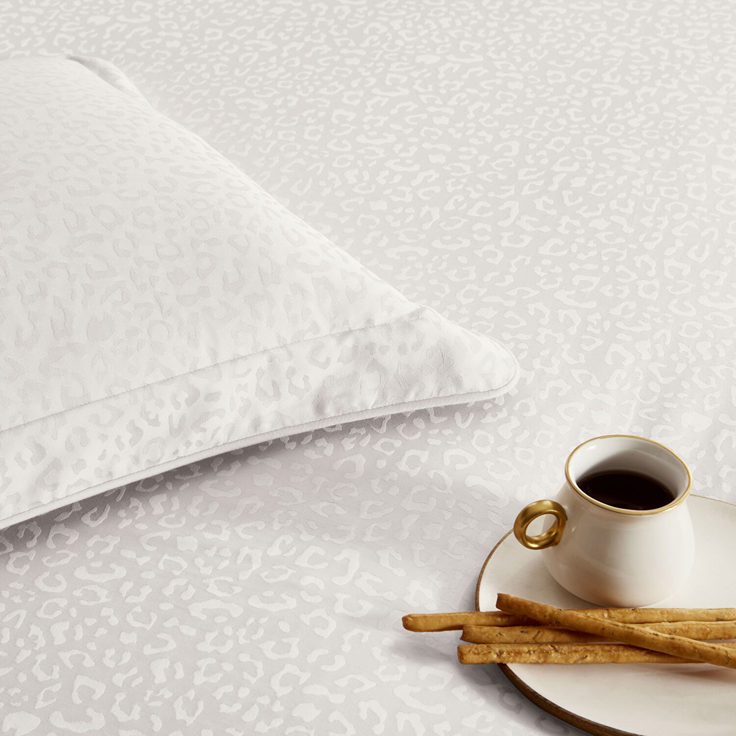 Taç Leo Jakar Çift Kişilik Nevresim Takımı Ekru