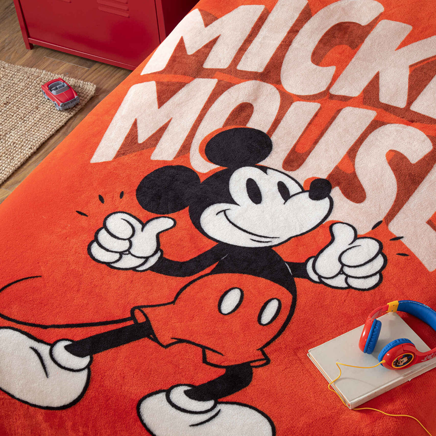 Lisanslı Disney Mickey Mouse Classic Red Tek Kişilik Battaniye