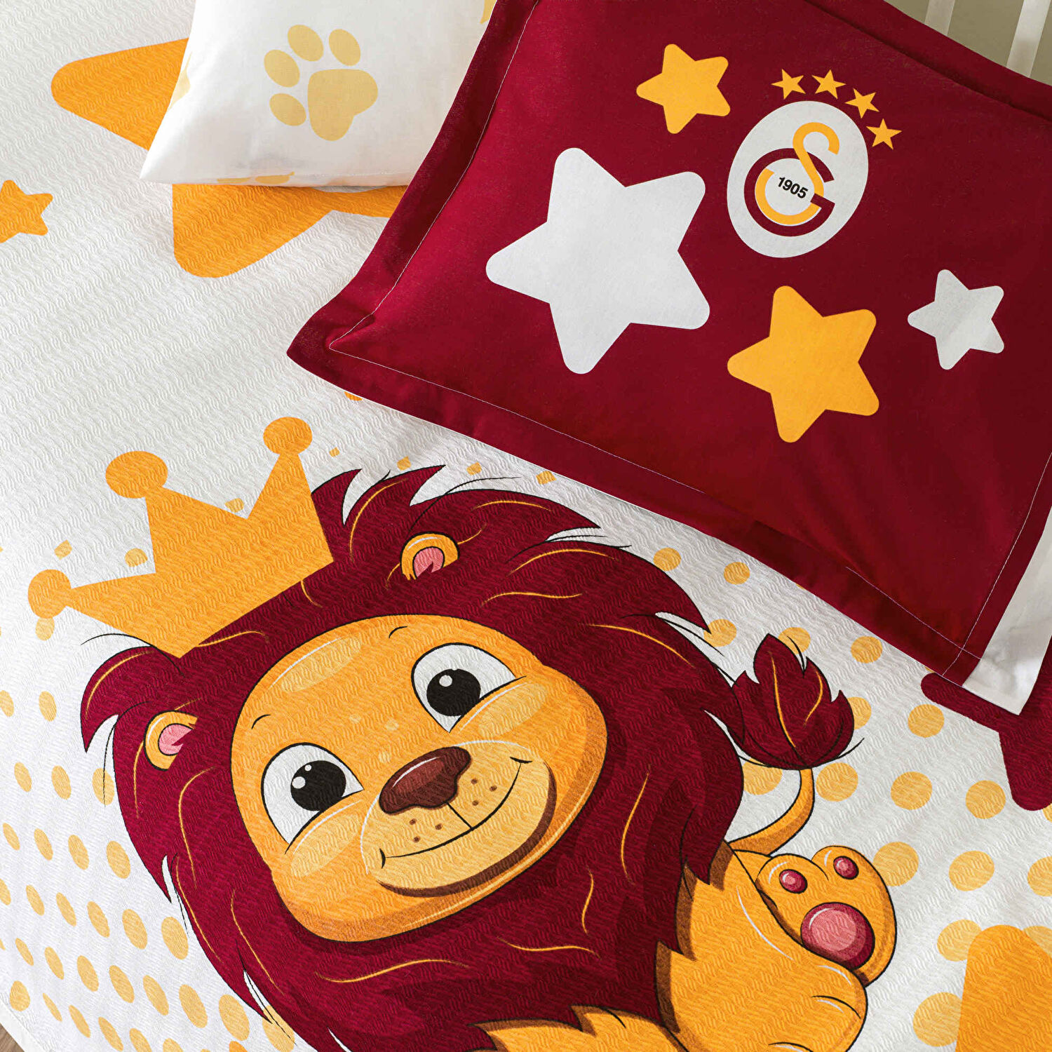 Taç Lisanslı Galatasaray Yıldız Aslan Bebek Pamuk Pike Takımı