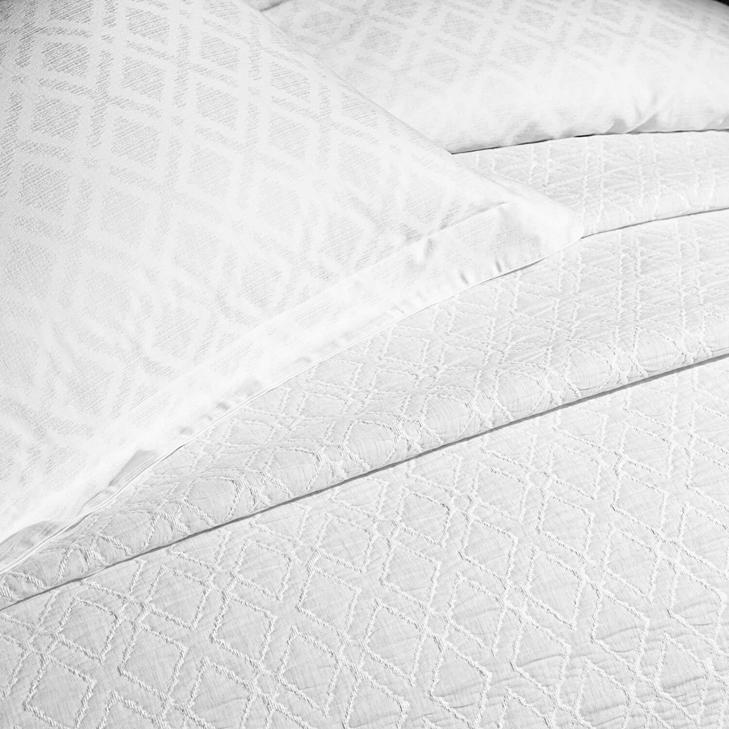 Taç Bellamy Yatak Örtülü Çift Kişilik Nevresim Seti Beyaz