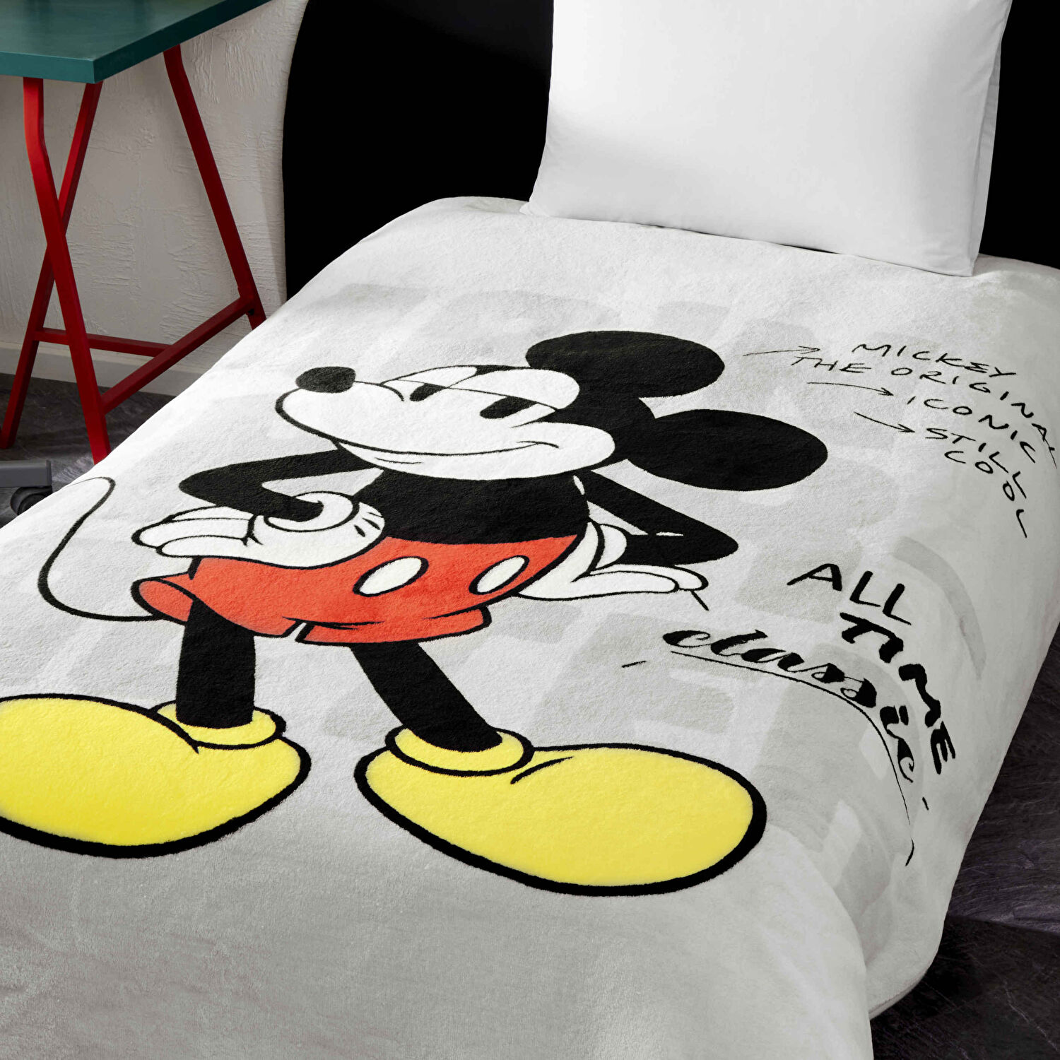 Lisanslı Disney Mickey Mouse Fashion Tek Kişilik Battaniye