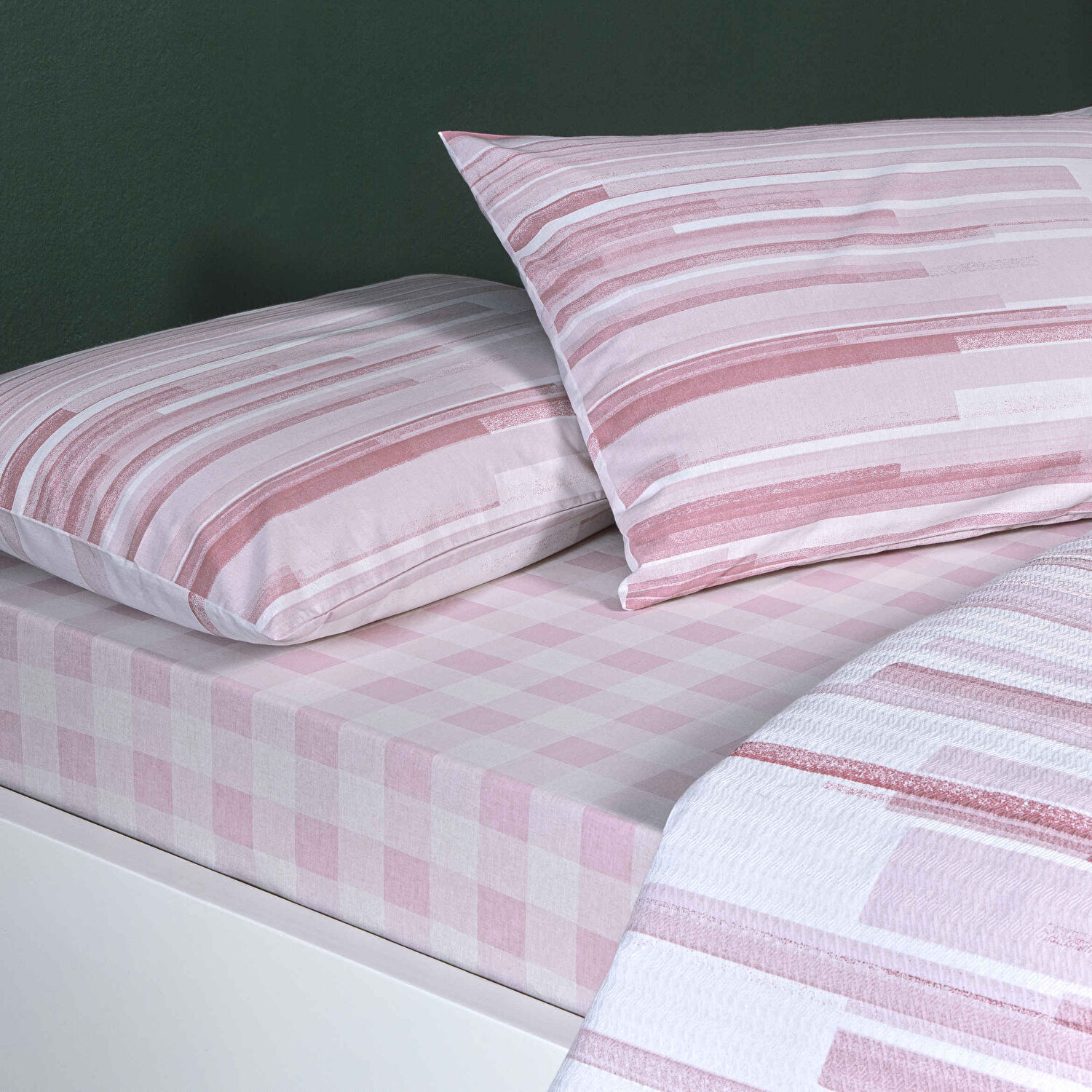 Taç Baskılı Grid Çift Kişilik Pike Takımı Pembe