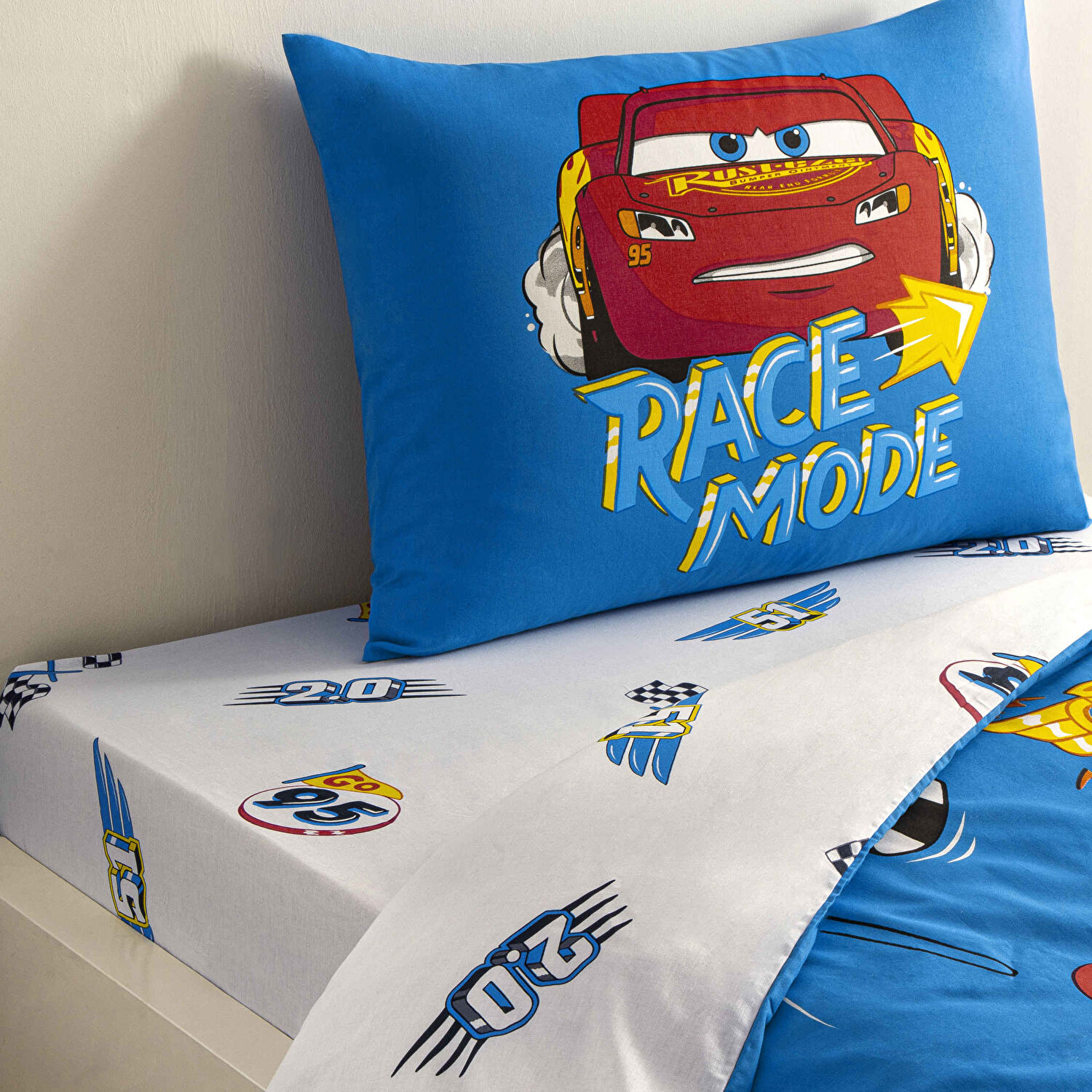 Taç Lisanslı Disney Cars Let' s Race Pamuk Tek Kişilik Nevresim Takımı