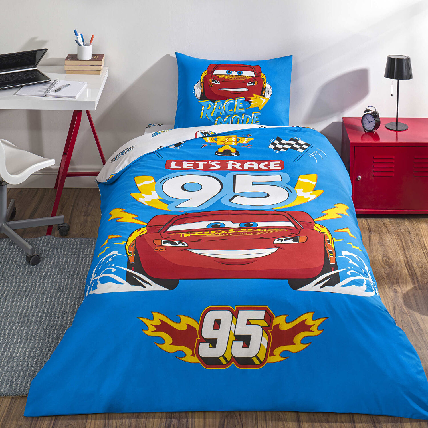 Taç Lisanslı Disney Cars Let' s Race Pamuk Tek Kişilik Nevresim Takımı