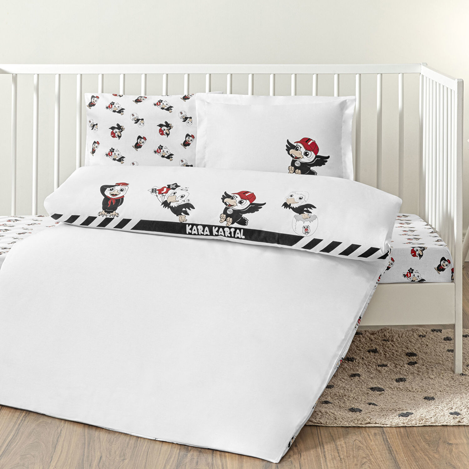 Taç Lisanslı Beşiktaş Strip Baby Pamuk Nevresim Takımı