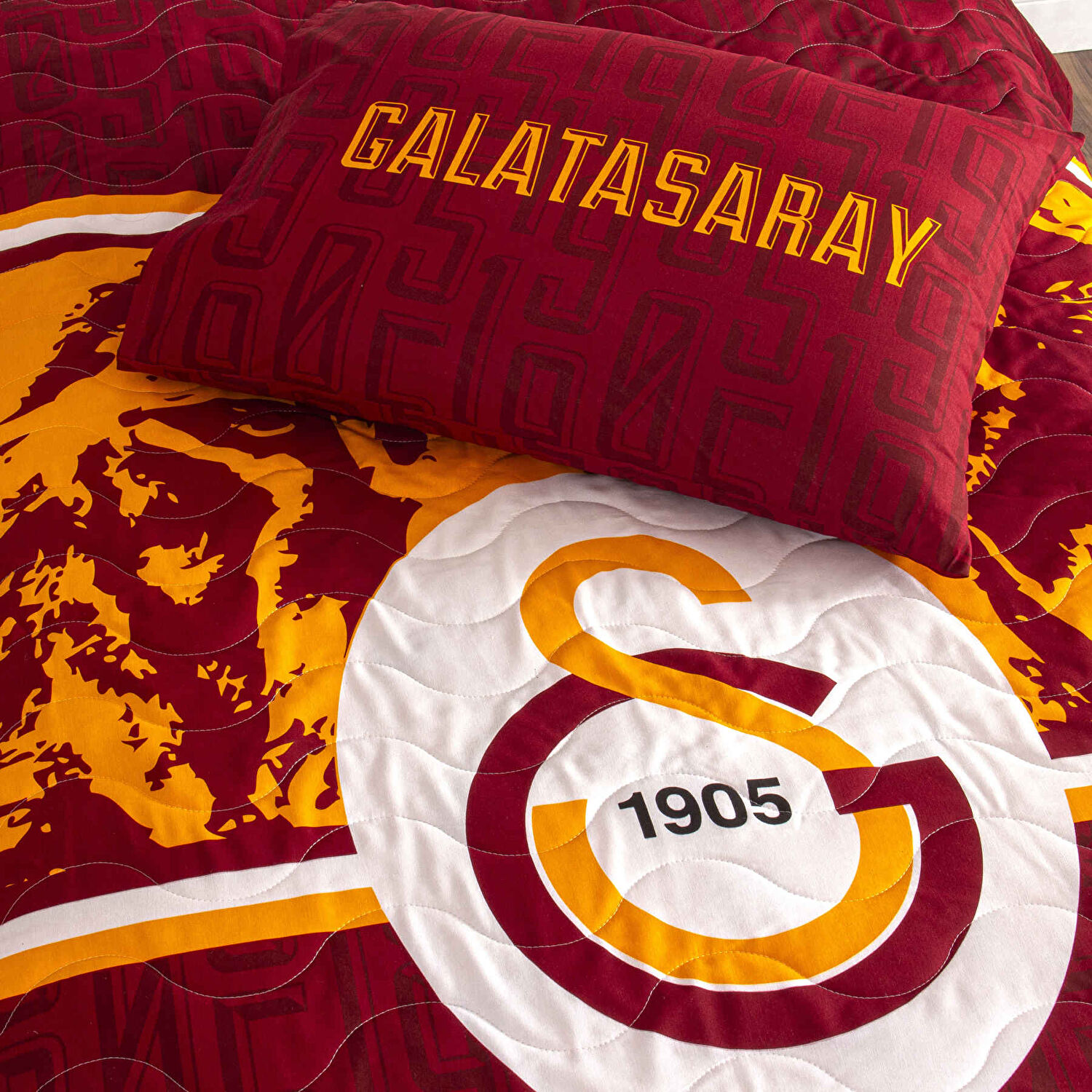 Lisanslı Gs Şanslı Aslan Yatak Örtüsü Tek Kişilik