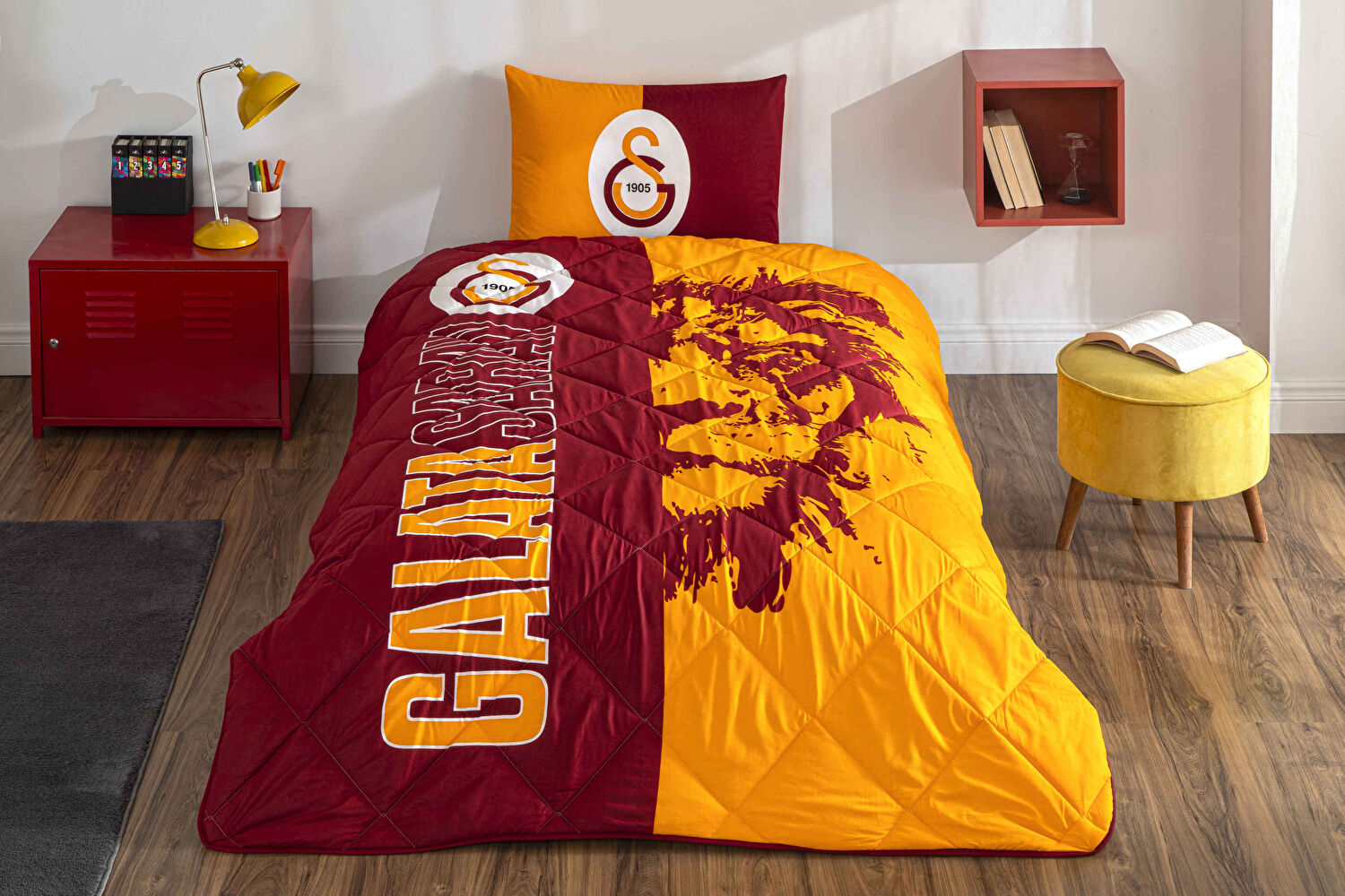 Taç Lisanslı Galatasaray Şanslı Aslan Pamuk Tek Kişilik Yorgan Seti