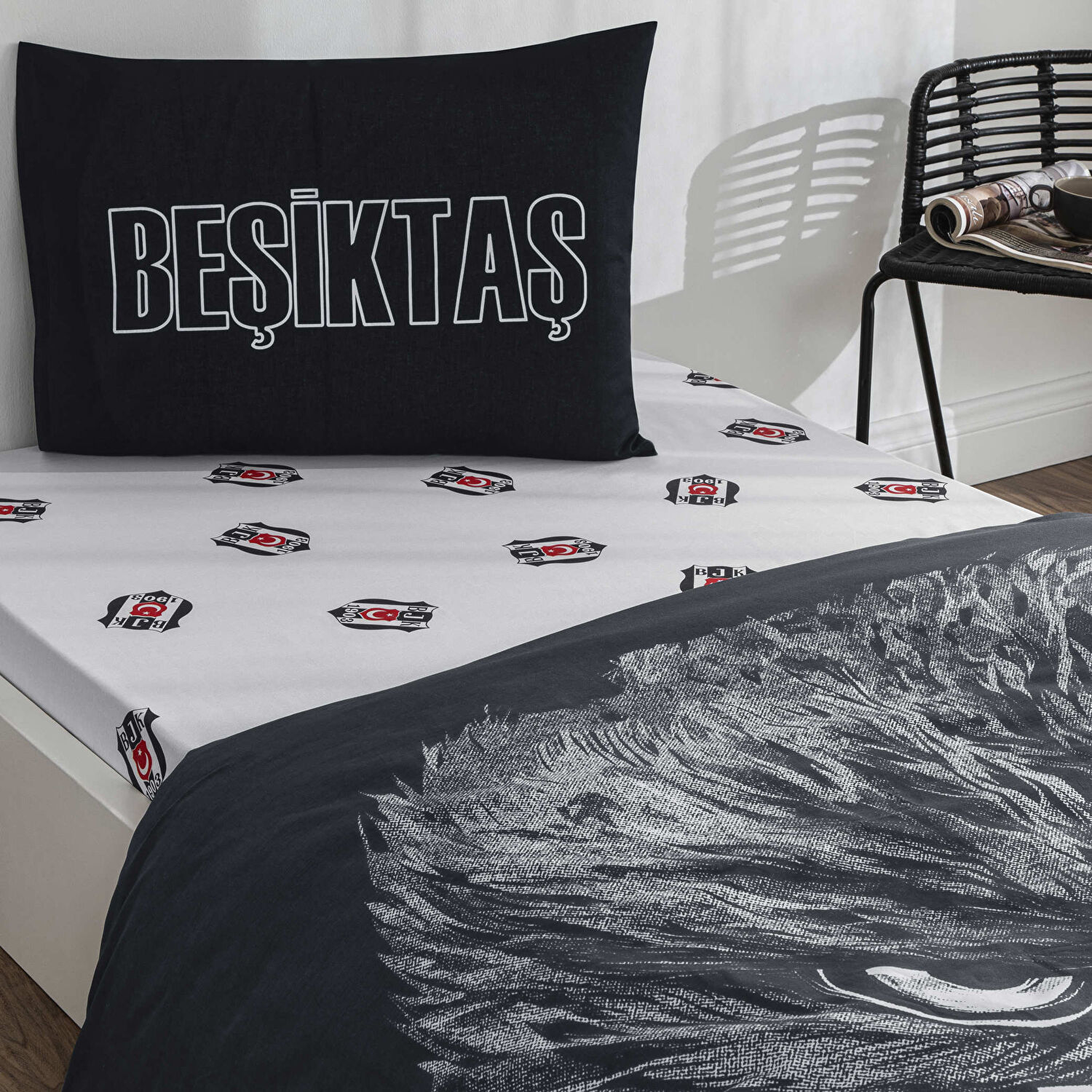 Taç Lisanslı Beşiktaş Şanlı Kartal Pamuk Tek Kişilik Nevresim Takımı
