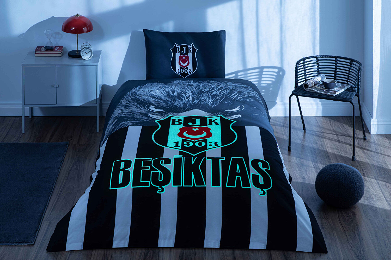 Taç Lisanslı Beşiktaş Şanlı Kartal Pamuk Tek Kişilik Nevresim Takımı