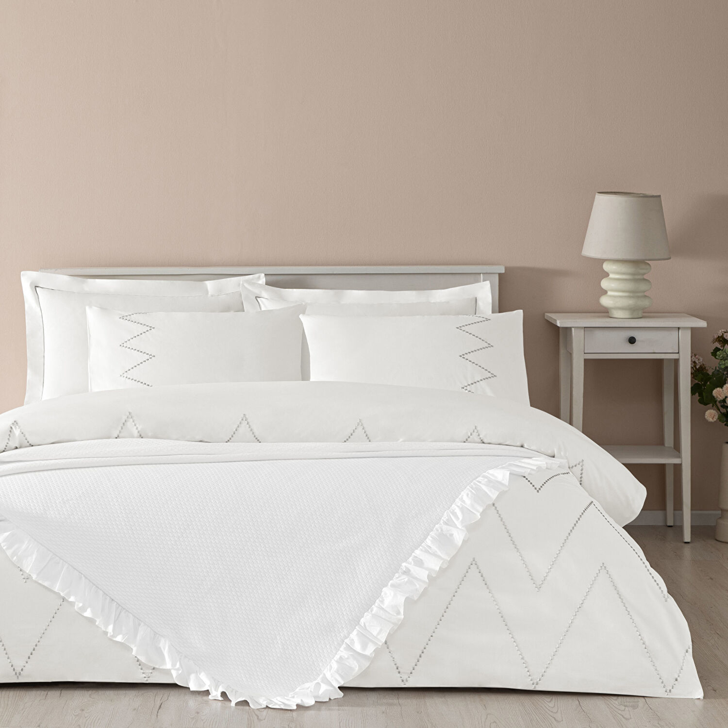 Taç Rosetta Yatak Örtülü Çift Kişilik Nevresim Seti Beyaz