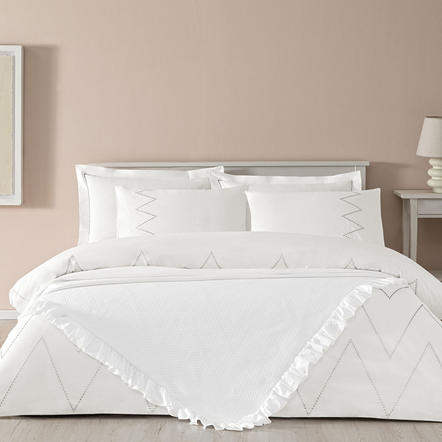 Taç Rosetta Yatak Örtülü Çift Kişilik Nevresim Seti Beyaz