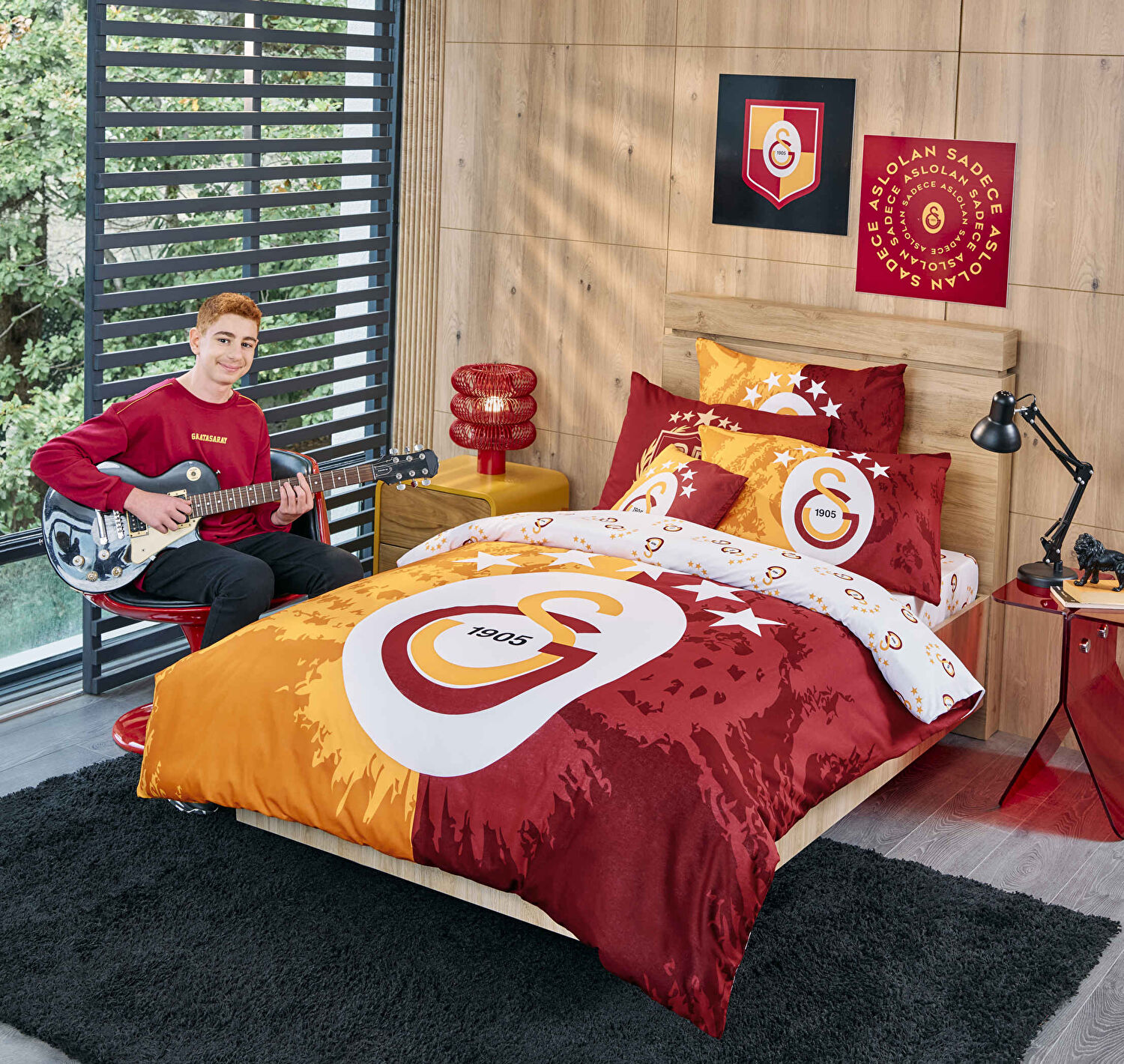 Taç Lisanslı 5.Yıldız Galatasaray 40x40 Kırlent