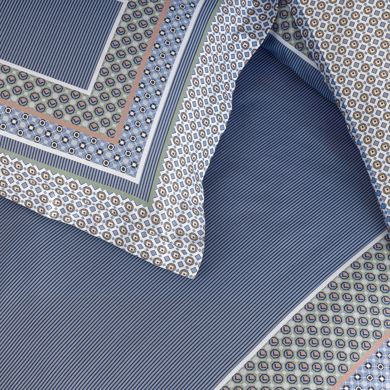 Taç Serenya Saten Çift Kişilik Nevresim Takımı Mavi