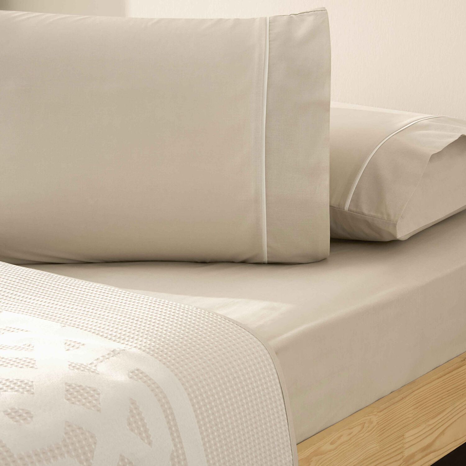 Taç Jakar Terrana Çift Kişilik Pike Takımı Taş