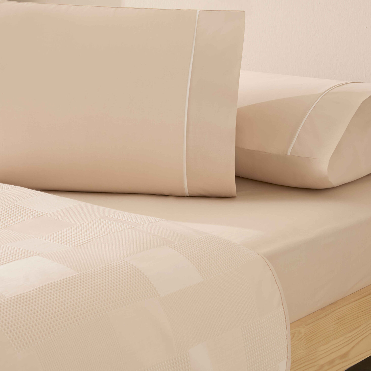 Taç Jakar Alvora Çift Kişilik Pike Takımı Bej