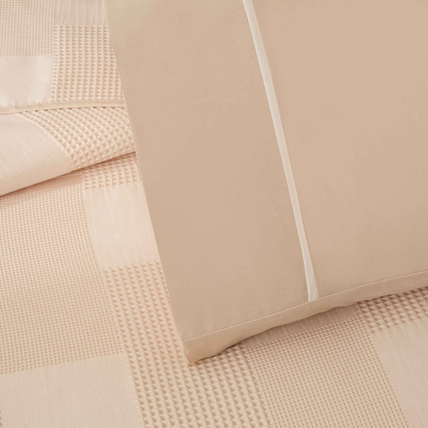 Taç Jakar Alvora Çift Kişilik Pike Takımı Bej