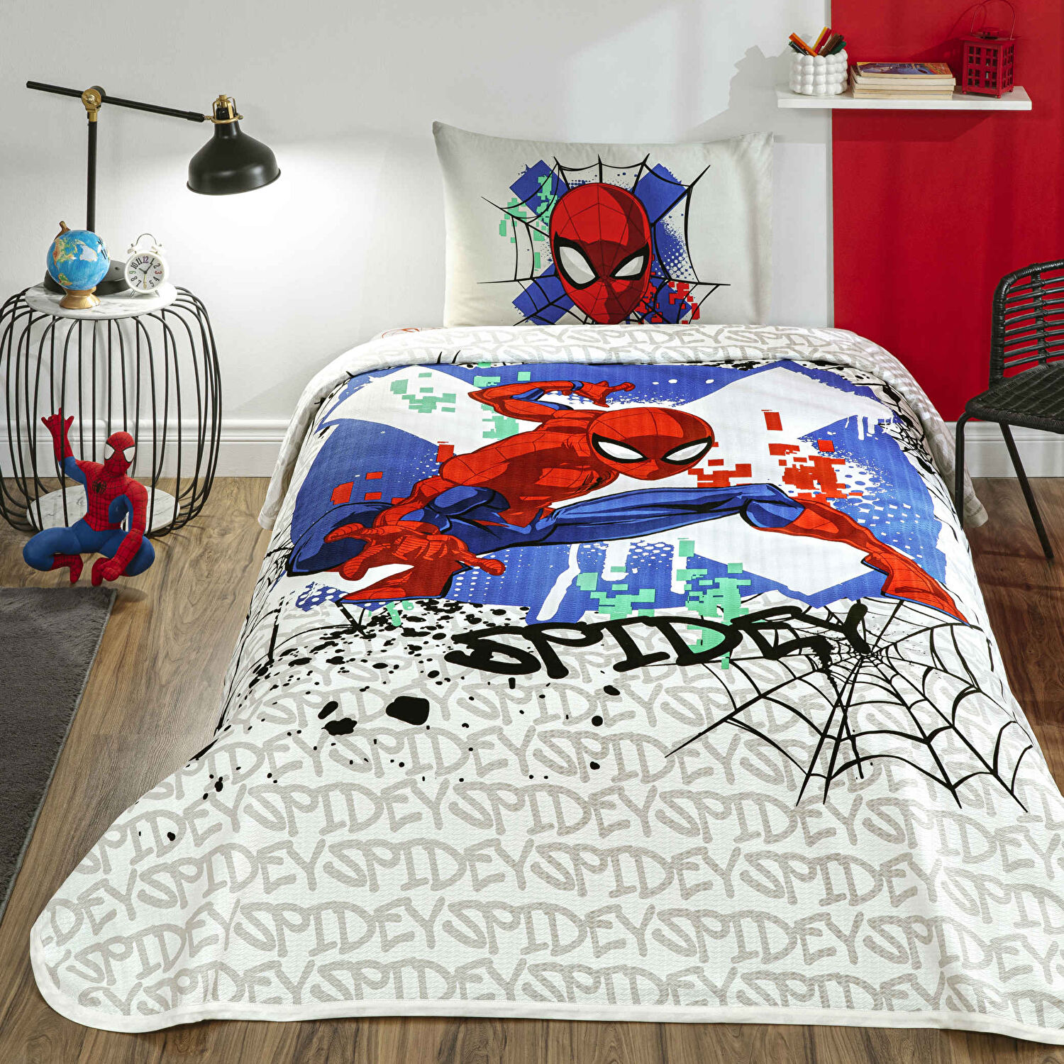 Taç Lisanslı Spiderman Action X Tek Kişilik Pamuk Pike Takımı