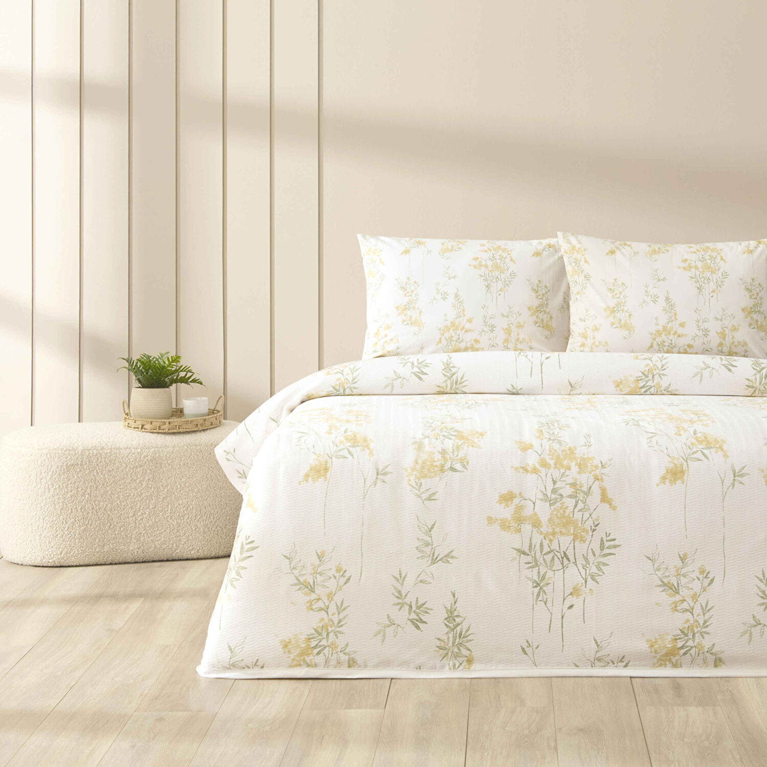 Taç Baskılı Avielle Çift Kişilik Pike Takımı Sarı