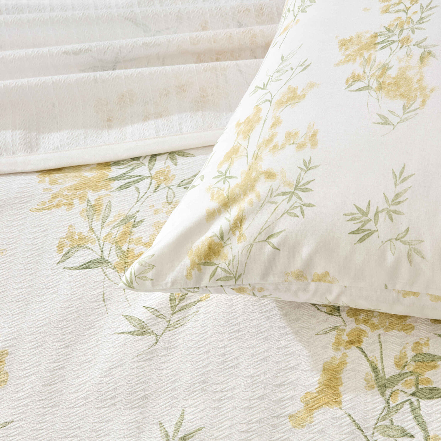 Taç Baskılı Avielle Çift Kişilik Pike Takımı Sarı