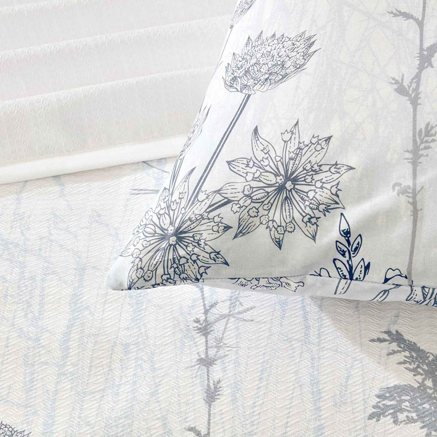 Taç Baskılı Seraphine Çift Kişilik Pike Takımı Gri