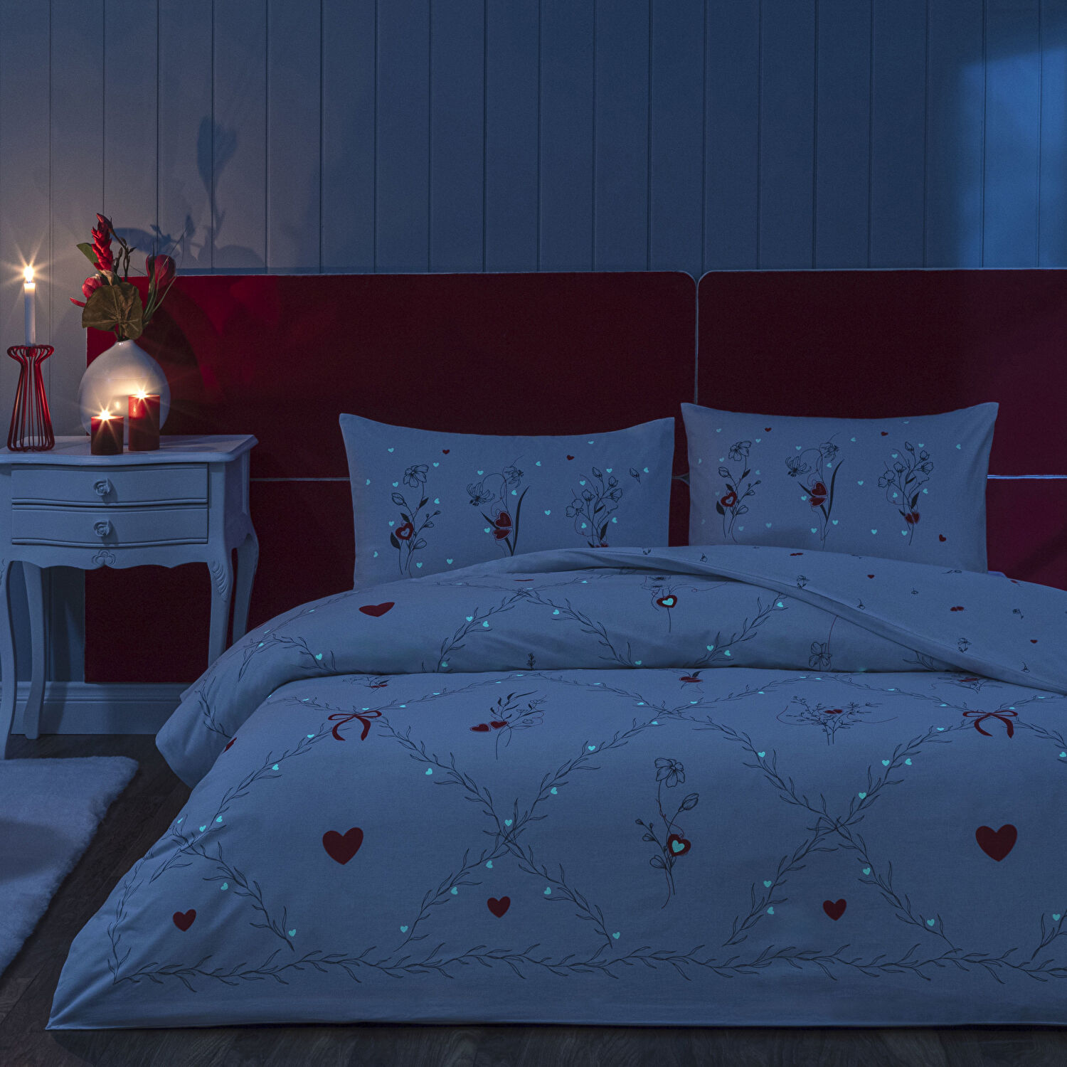 Taç Amoura Glowlu Ranforce Çift Kişilik Nevresim Takımı Kırmızı