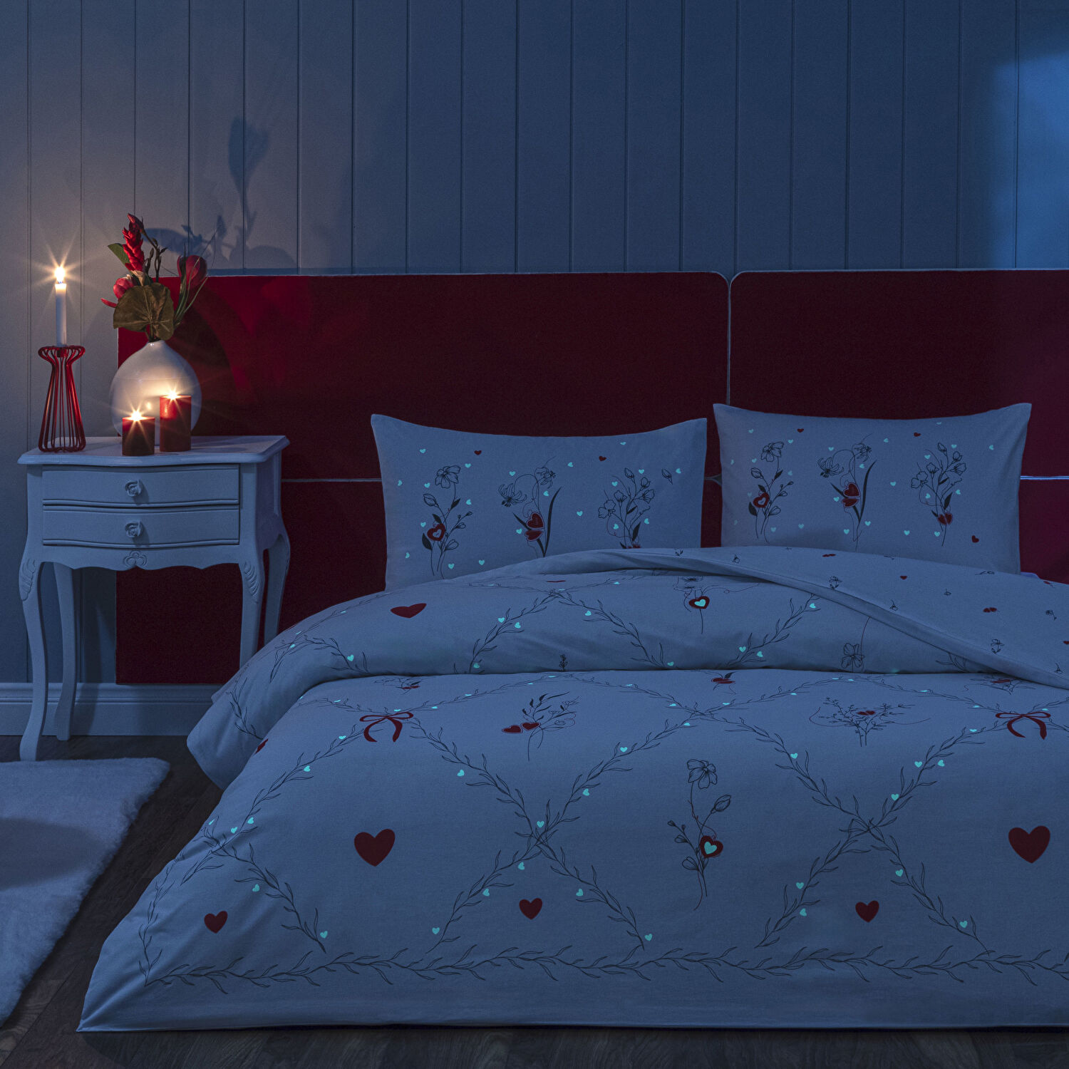 Taç Amoura Glowlu Ranforce Çift Kişilik Nevresim Takımı Kırmızı