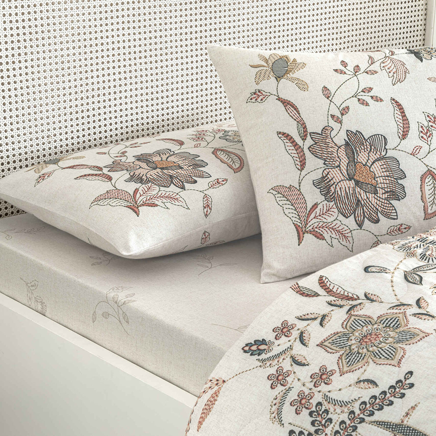 Taç Despina Çift Kişilik Complete Set Beyaz