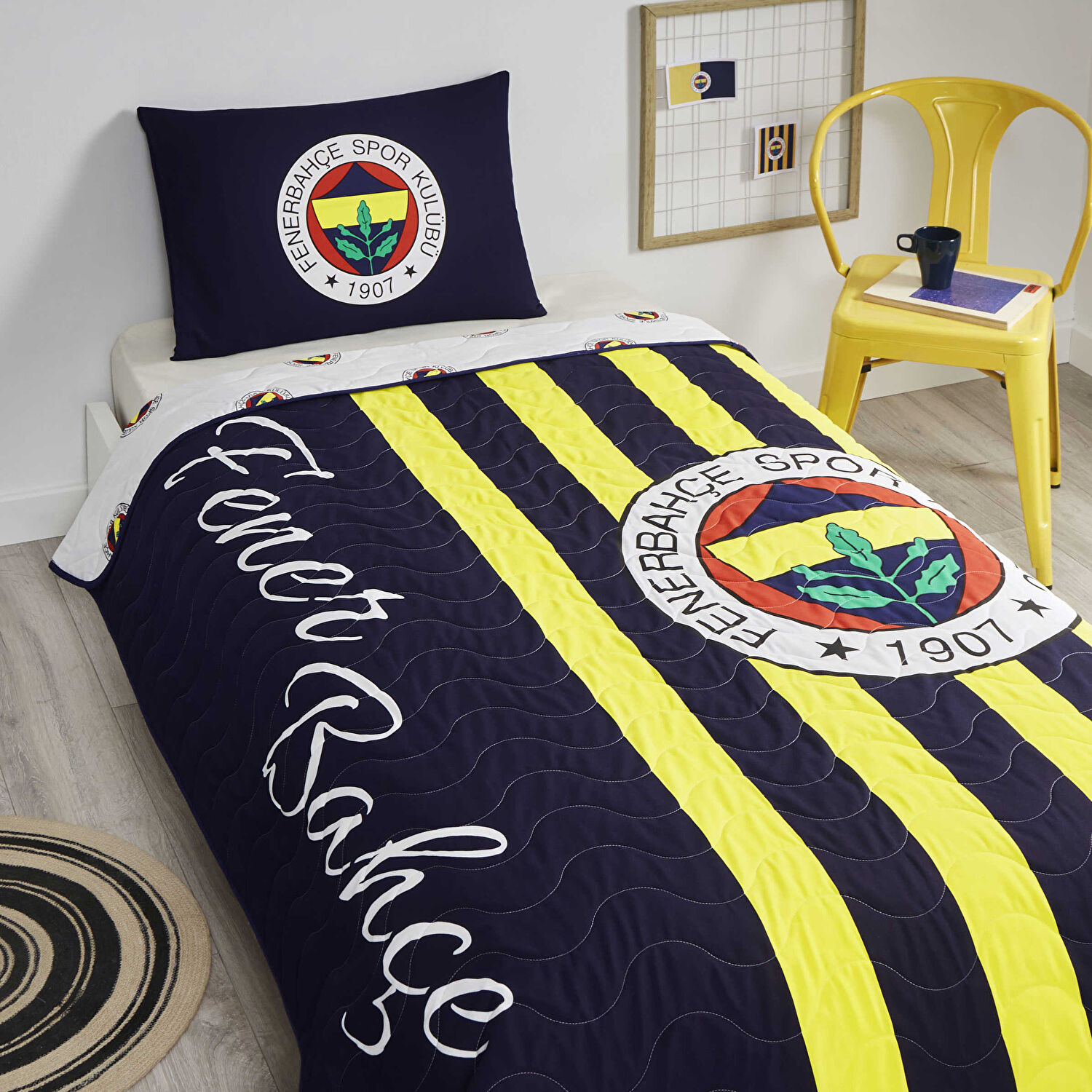 Lisanslı Fenerbahçe Çubuklu Tek Kişilik Yatak Örtüsü Seti