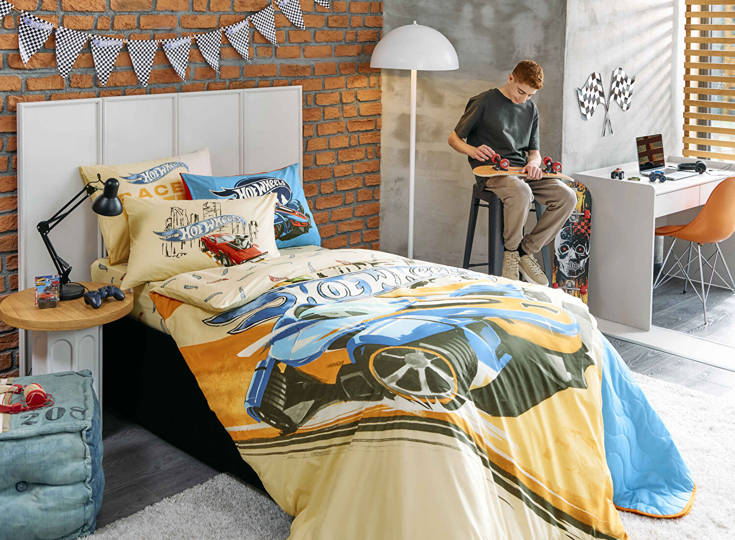 Taç Lisanslı Hot Wheels Winner Pamuk Tek Kişilik Nevresim Takımı