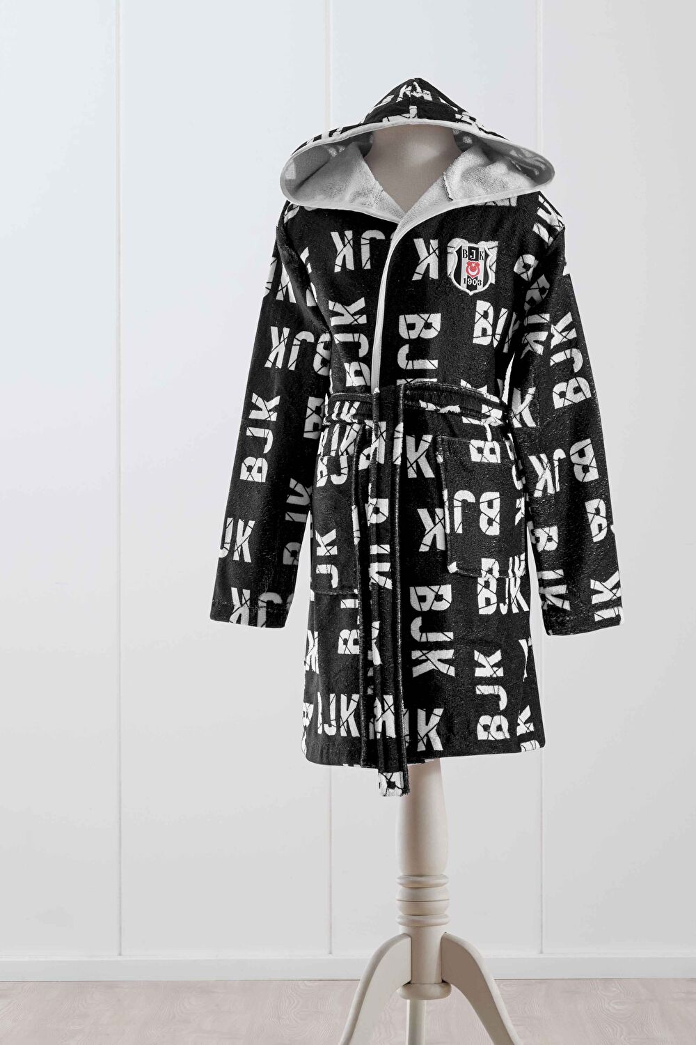 Taç Lisanslı Beşiktaş 1903 6-8 Yaş Çocuk Baskılı Bornoz