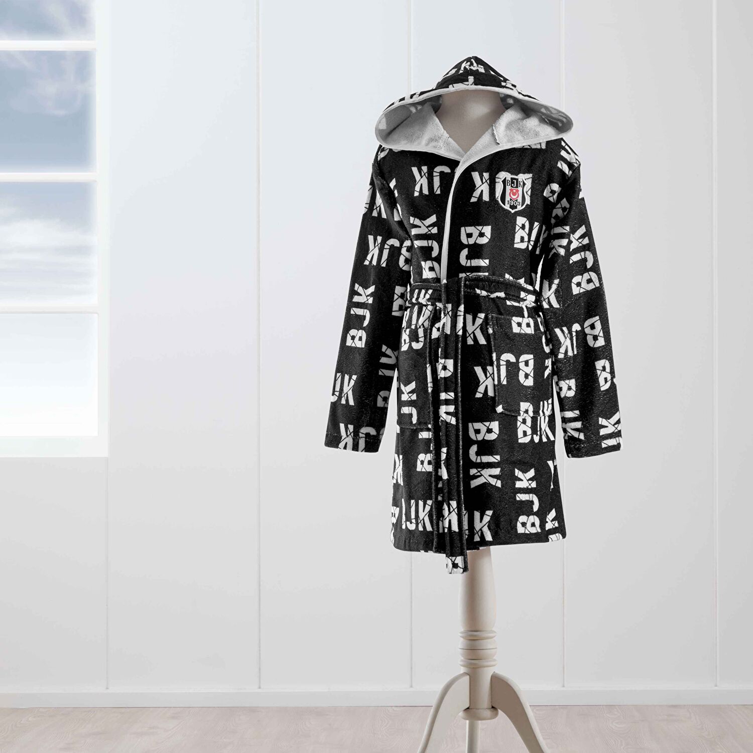 Taç Lisanslı Beşiktaş 1903 8-10 Yaş Çocuk Baskılı Bornoz