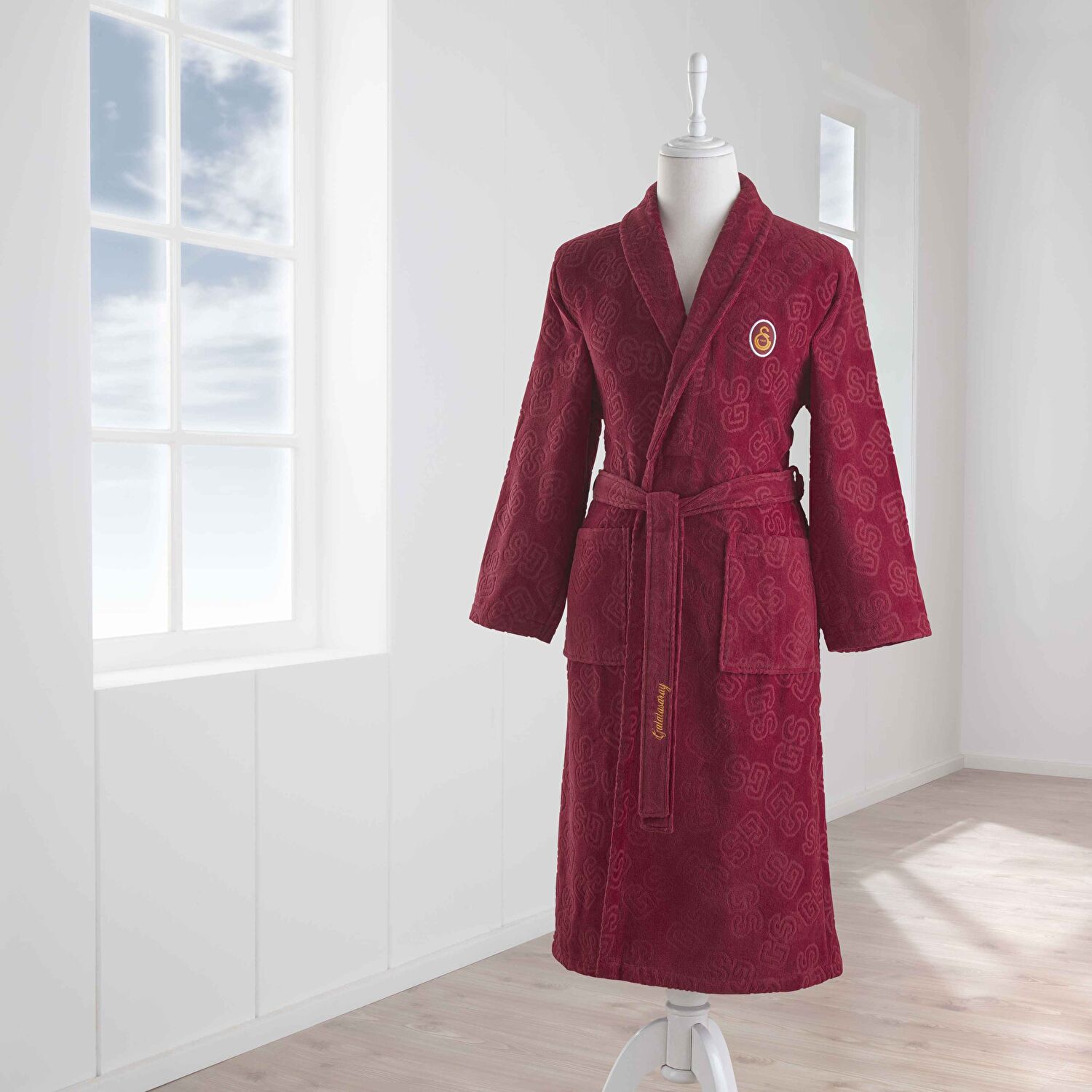 Taç Lisanslı Galatasaray Jakar Pamuk M Yetişkin Bornoz Kırmızı