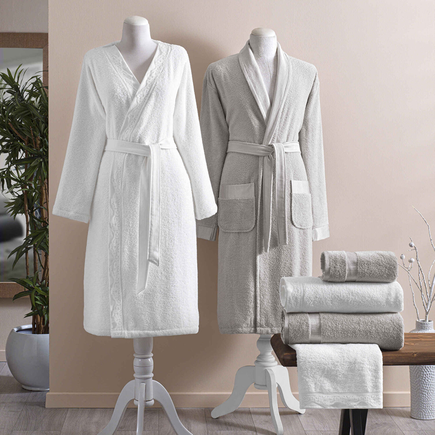 Taç Blanca Pamuk Aile Bornoz Seti Beyaz Vizon