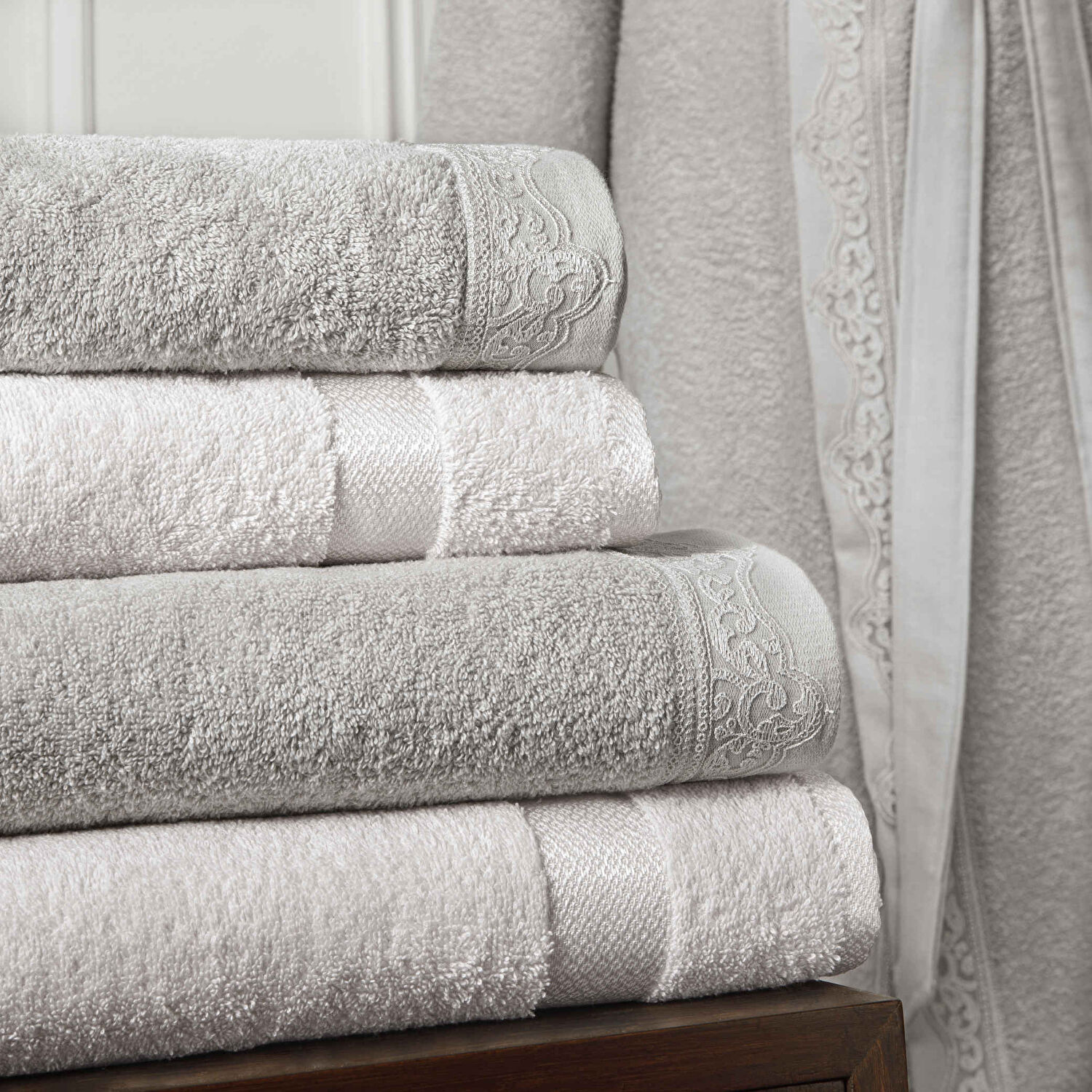 Taç Blanca Pamuk Aile Bornoz Seti Vizon Krem