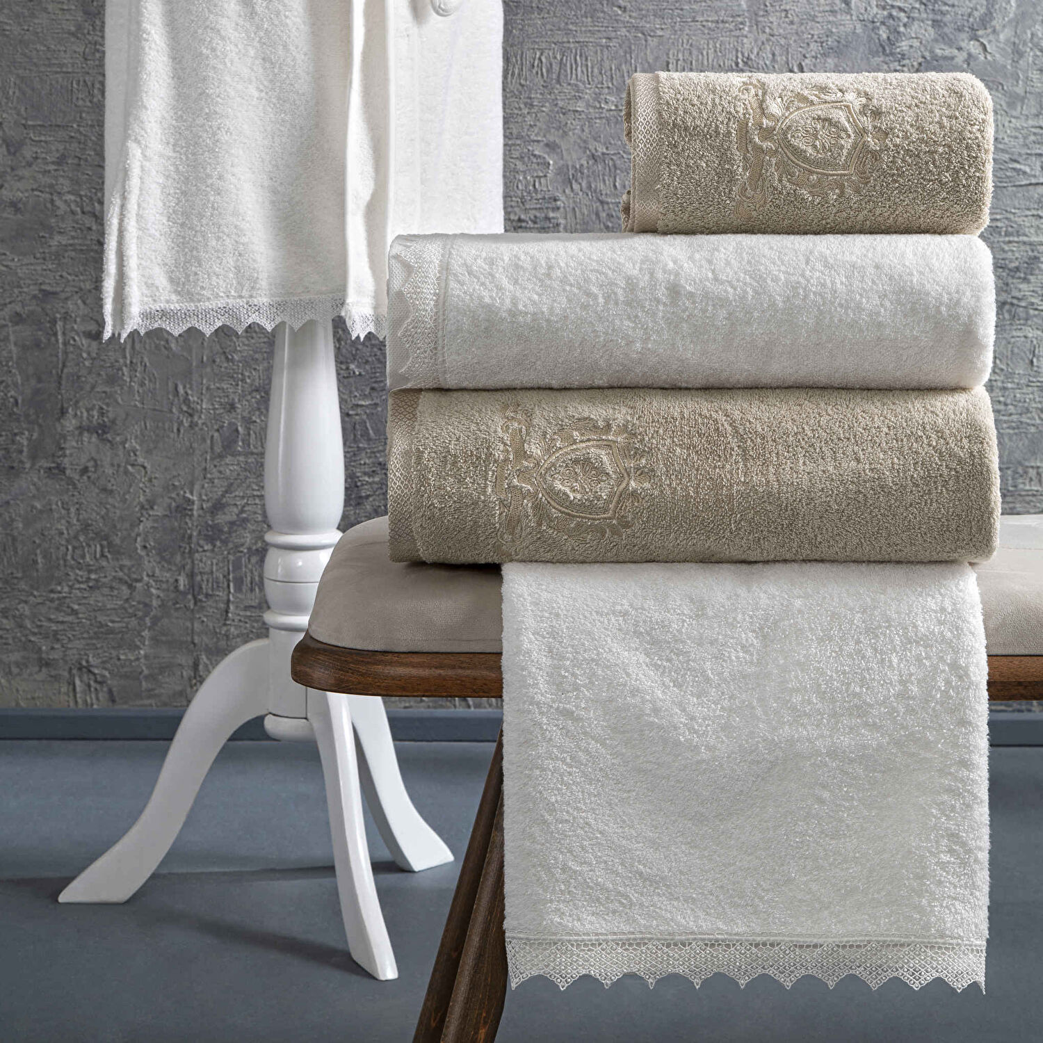 Taç Sambre Pamuk Aile Bornoz Seti Beyaz Cappucino