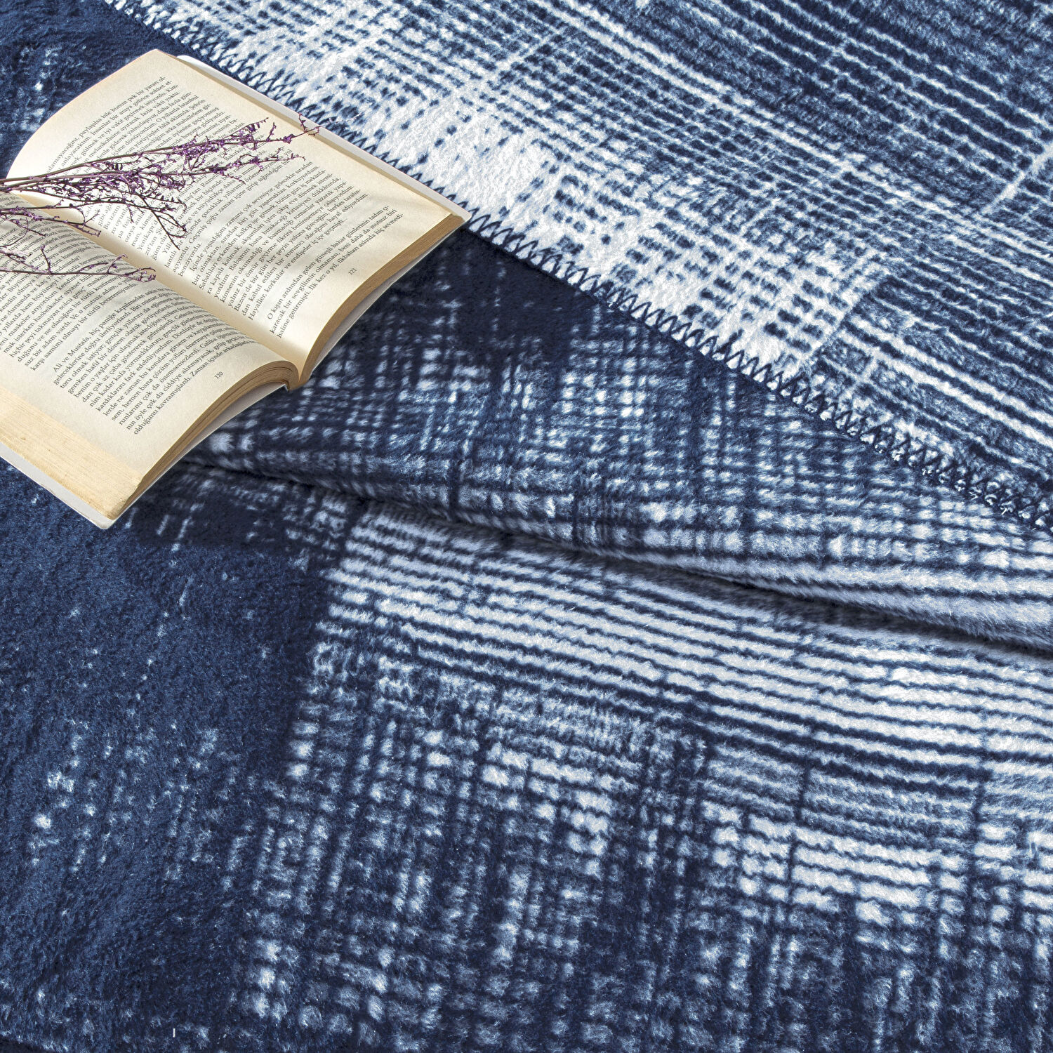 Taç Ziggy Pamuk Çift Kişilik Battaniye Lacivert