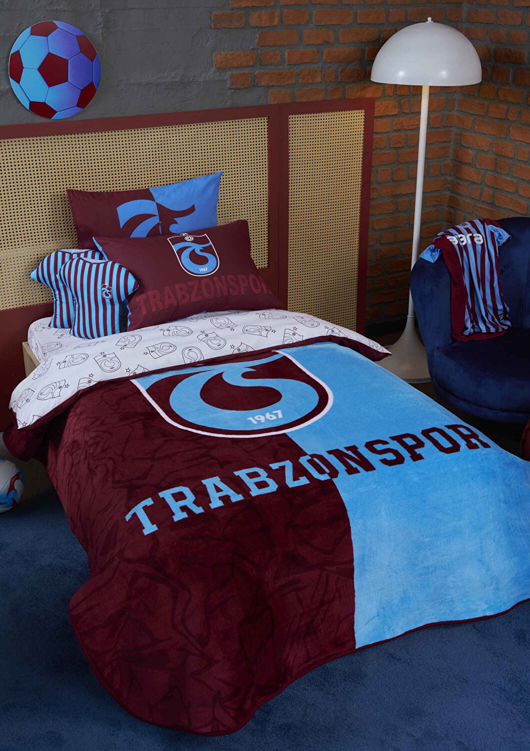 Lisanslı Trabzon 40x35 cm Forma Kırlent