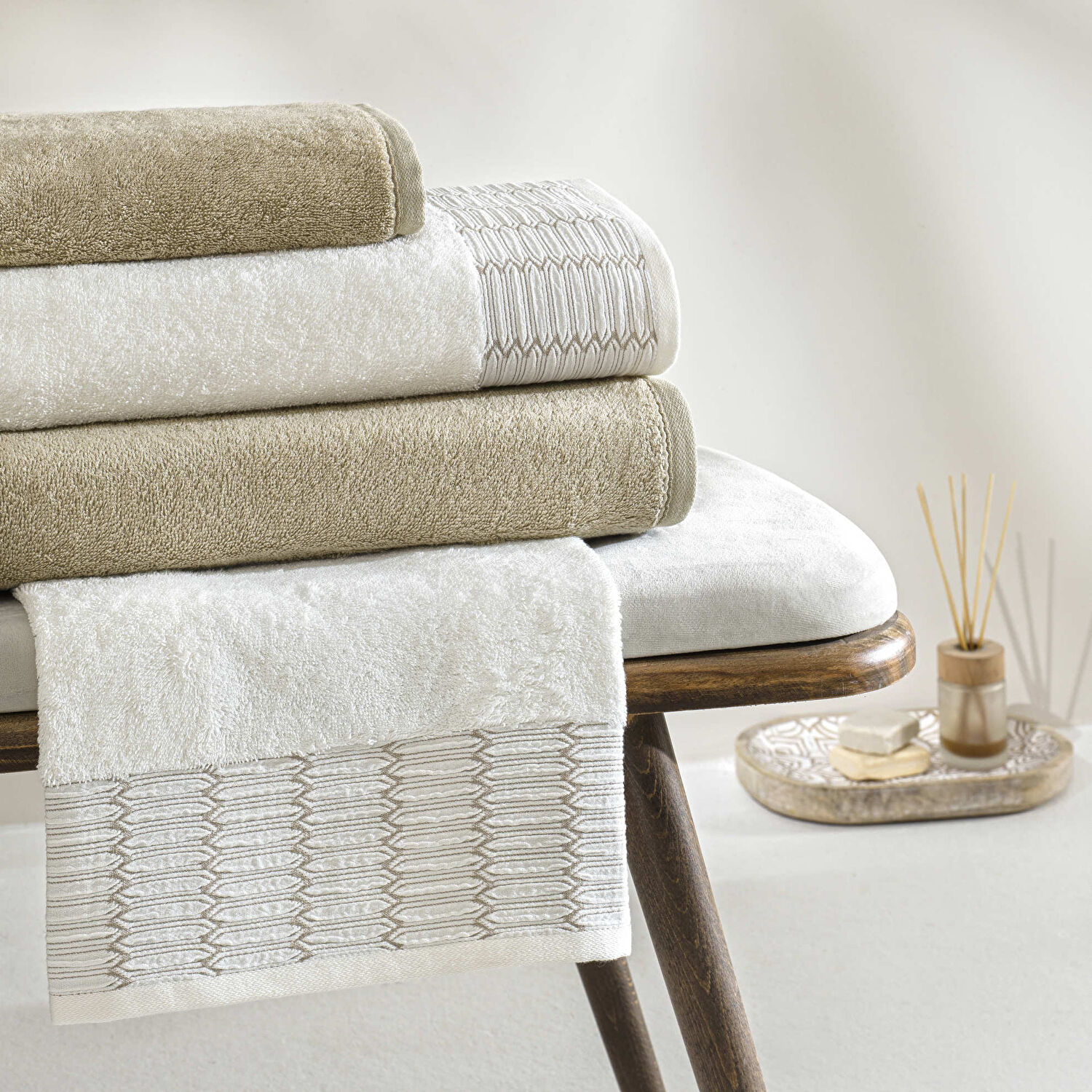 Taç Linka Bamboo Classic Aile Seti Ekru Camel