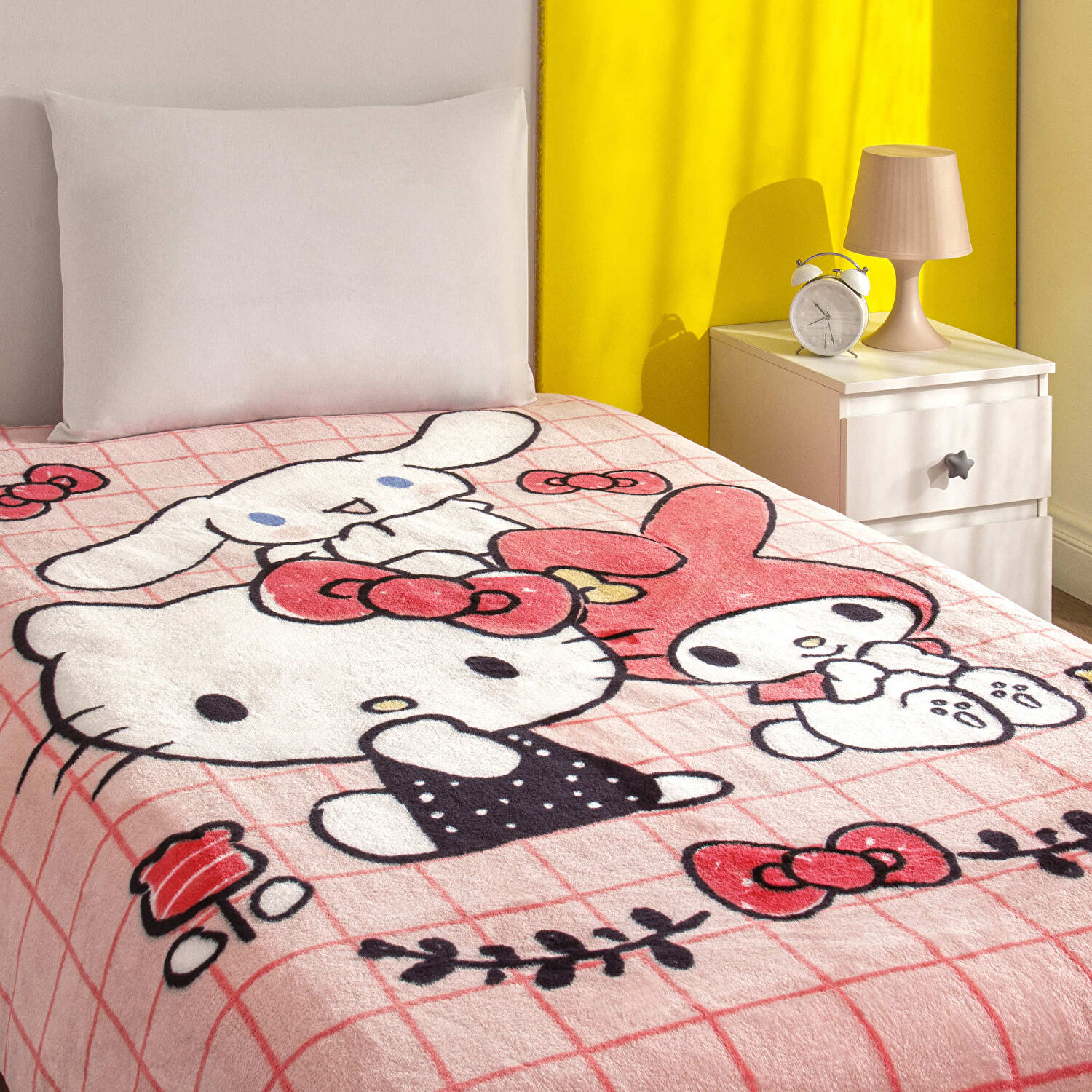 Lisanslı Hello Kitty Friends Tek Kişilik Battaniye