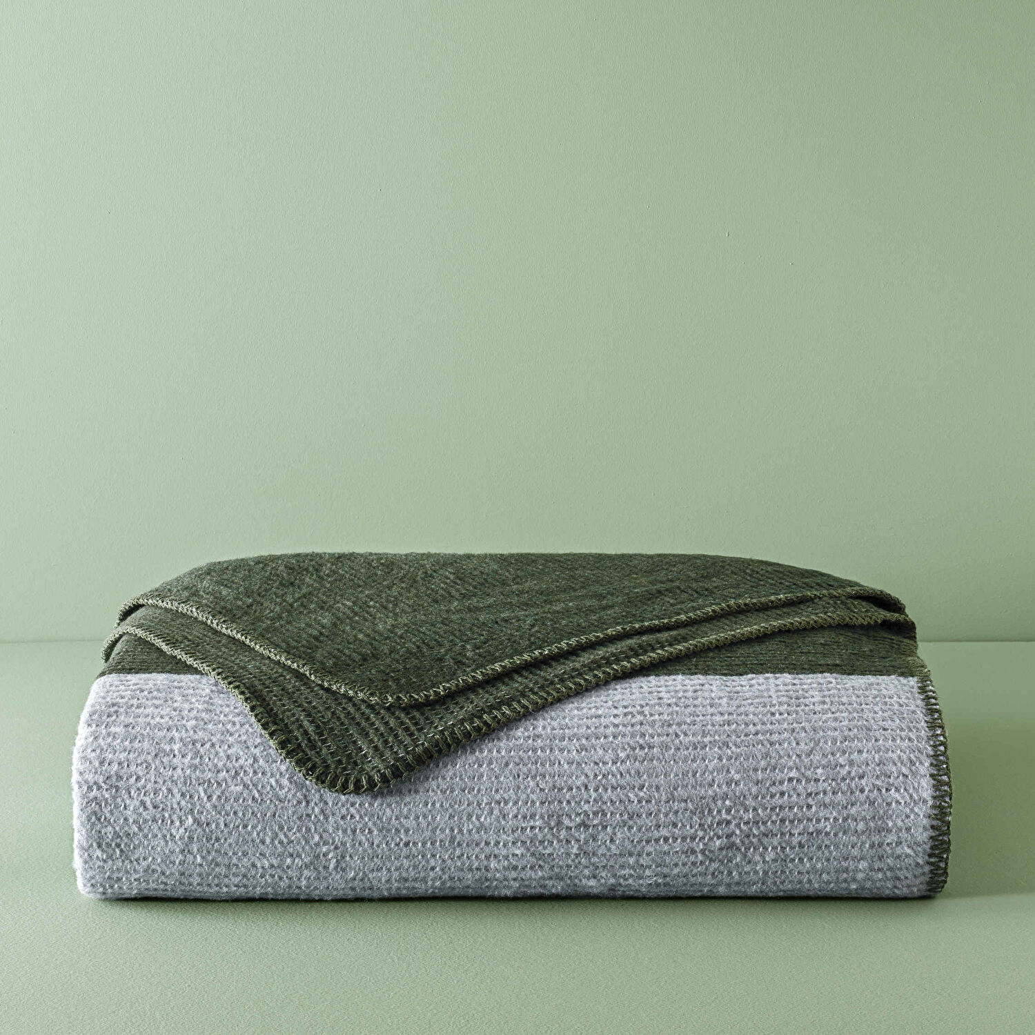Taç Butik Patagonya Pamuklu Çift Kişilik Battaniye Yeşil