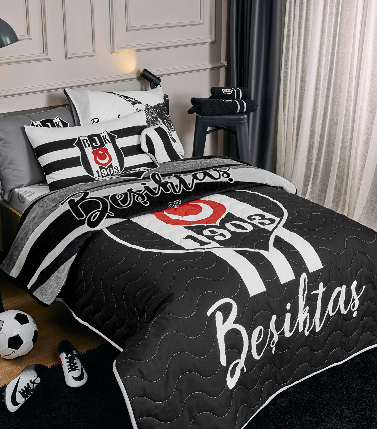 Lisanslı Beşiktaş 45x40 cm Forma Kırlent