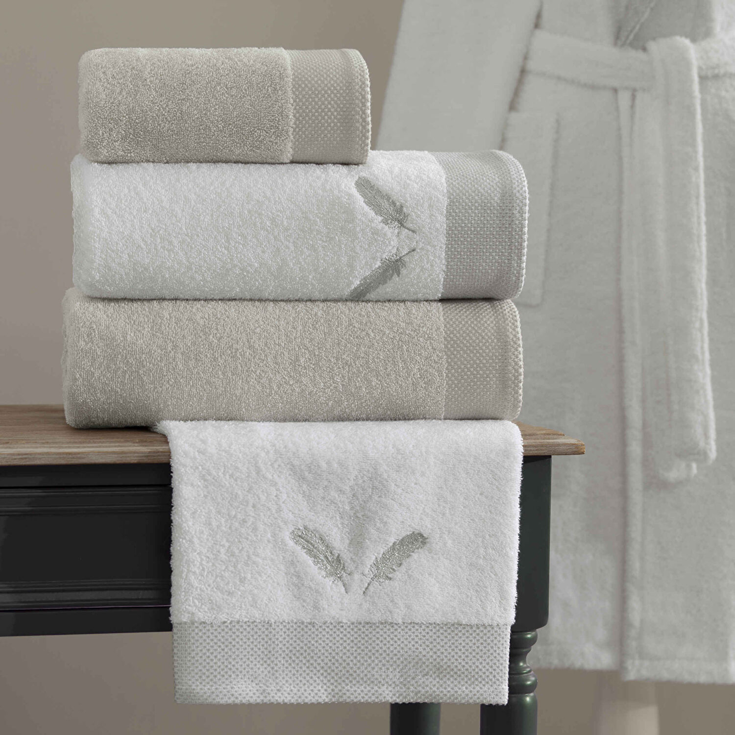 Taç Woddy Pure Cotton Nakışlı Pamuk 6'lı Aile Seti Beyaz-Taş